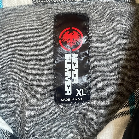 Neversummer flannel. - Picture 2 of 3